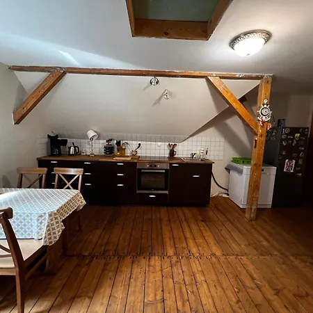 Leonardo Πανσιόν