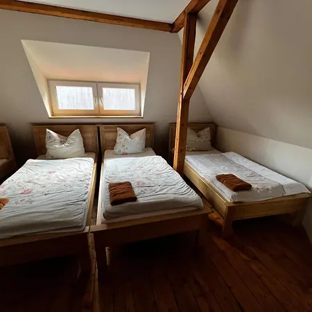 Leonardo Πανσιόν