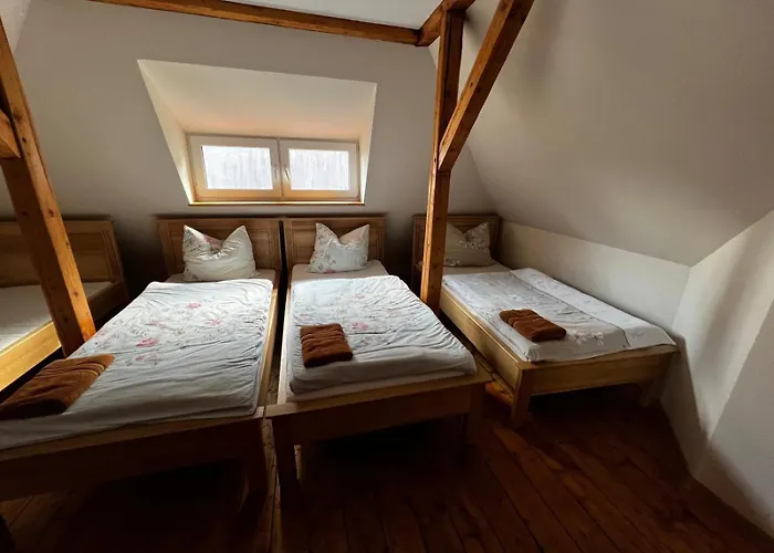 Leonardo Πανσιόν